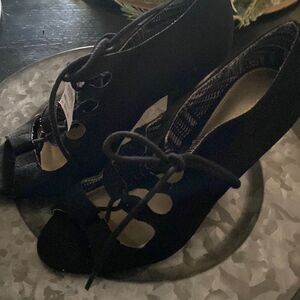 Christian Soriano strappy black velour shoes 7